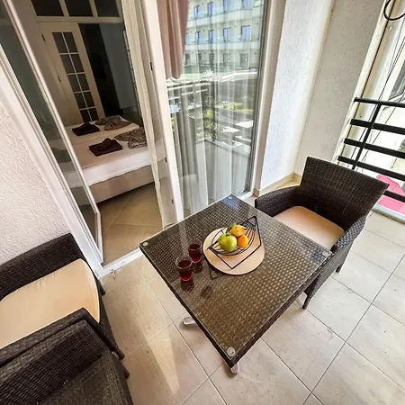 Sunset Glow Apartment