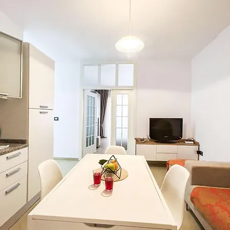 Sunset Glow Apartment